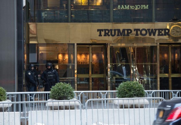 Las imágenes que no vio del incendio que se desató en la Torre Trump