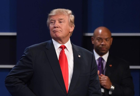 Donald Trump parece un torbellino en las últimas horas de campaña electoral