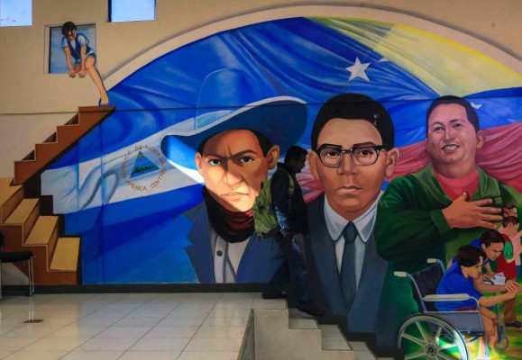 La revolución pinta su historia en murales