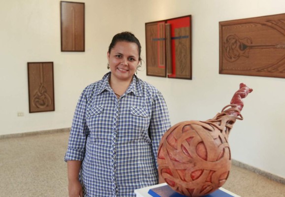 Compilación plástica de Scarlett Rovelaz en 'De línea a forma básica”