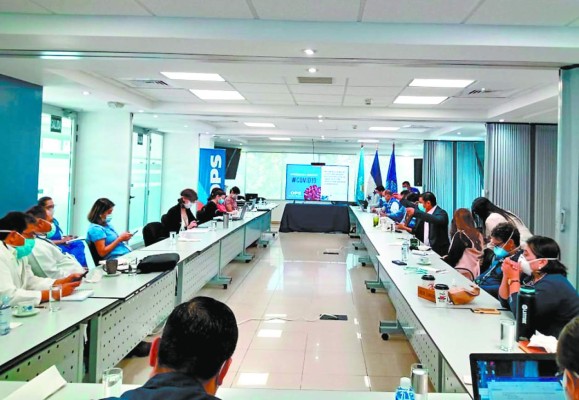 Emergencia del Covid-19: Personal sanitario clama por equipo médico y de bioseguridad