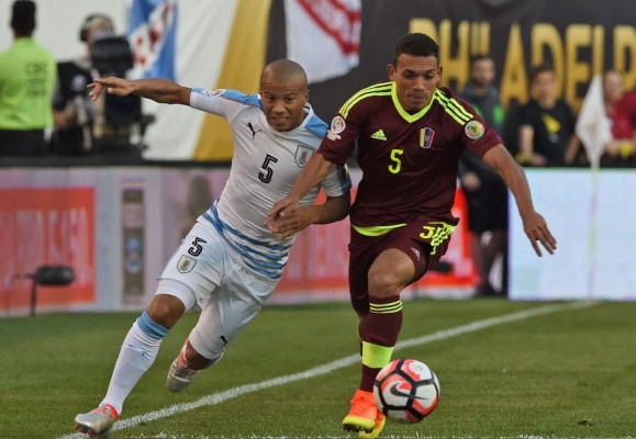 Venezuela derrota 1-0 a Uruguay y acaricia cuartos de final