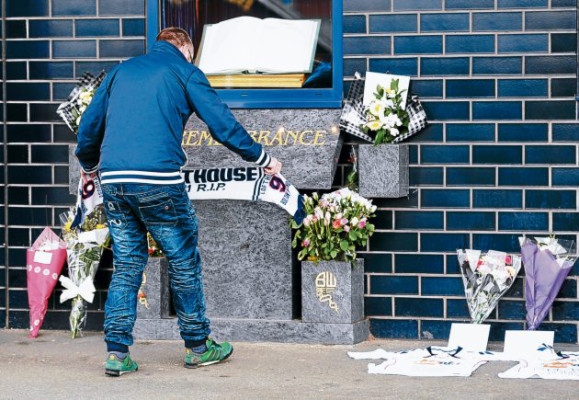 Fabrice Muamba ya mueve brazos y piernas