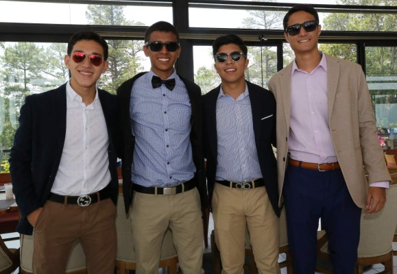 Seniors de la Elvel suman bellos y cálidos recuerdos