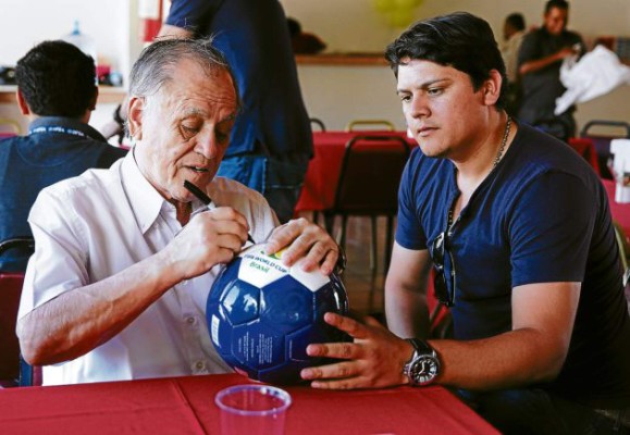 Amena tarde deportiva entre papás