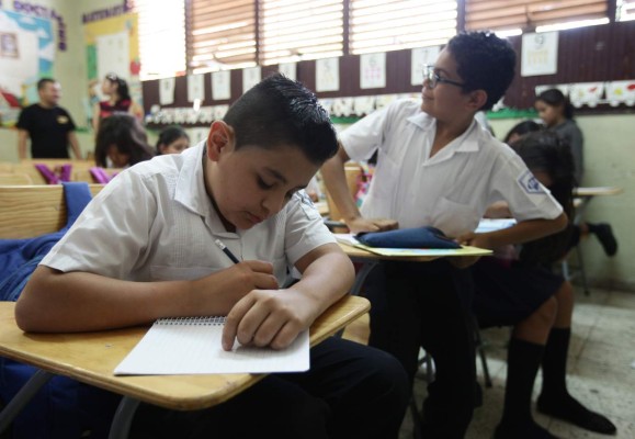 Cine catracho en la Escuela Honduras