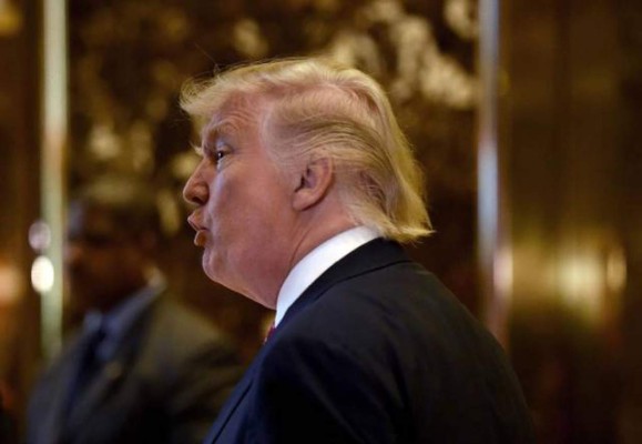 Informan a Trump que Rusia tiene información comprometedora sobre él