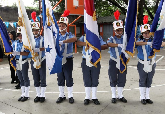 Fiesta patria tiene rostro de Excelencia académica