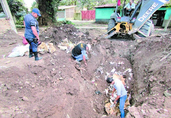 Presidente emplaza a ministra de salud por fármacos enterrados