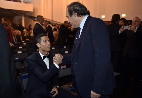 Platini envía una felicitación a Ronaldo por el Balón de Oro