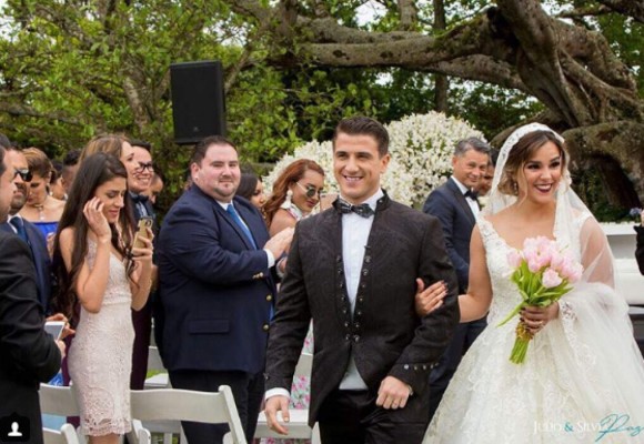 Hija menor del pastor Cash Luna contrajo matrimonio con un portugués