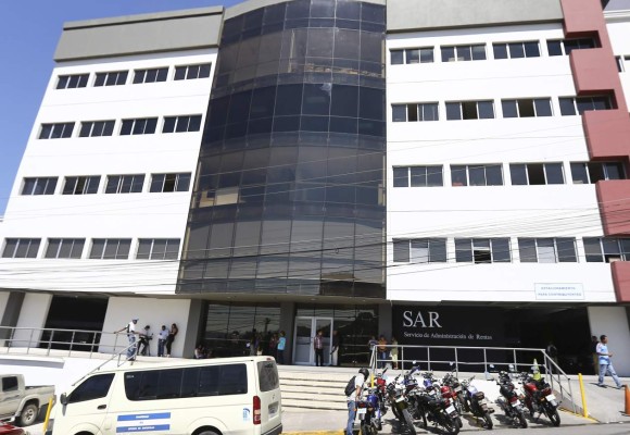 Como extorsión y abuso de autoridad califica el Cohep la resolución del SAR