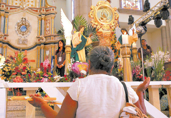 Garífunas rinden honores a la Virgen de Suyapa