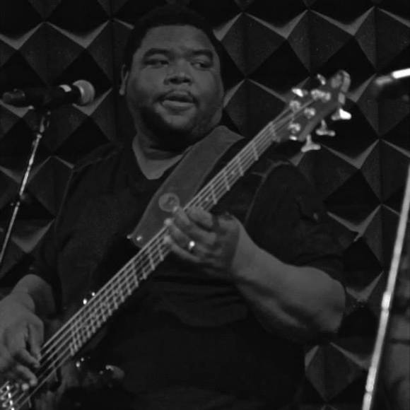 “Big Junior”, de estrella de Kazzabe Agrupación a servir a Dios en EEUU