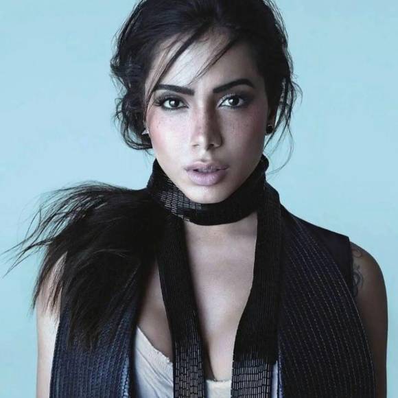 Rinosplatia, reducción de pechos y remoción de quijada: el cambio físico de Anitta gracias a las cirugías plásticas