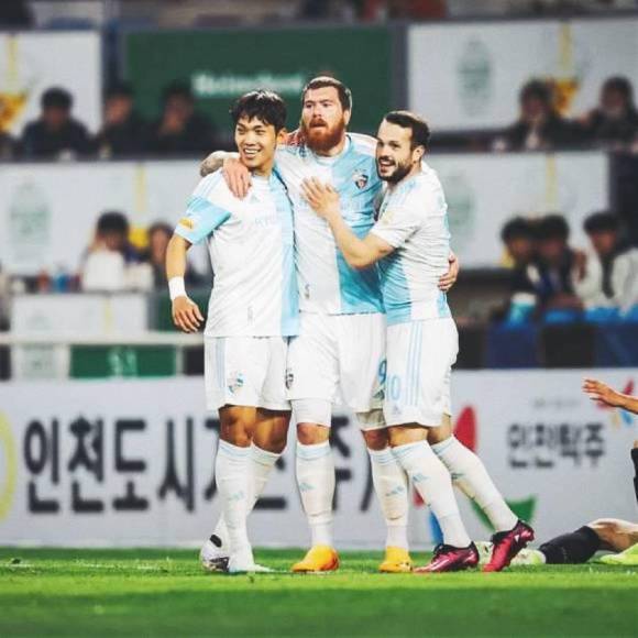 Futbolista se hace viral en la Eurocopa por su físico y responde a los gordofóbicos