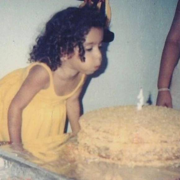 Rinosplatia, reducción de pechos y remoción de quijada: el cambio físico de Anitta gracias a las cirugías plásticas