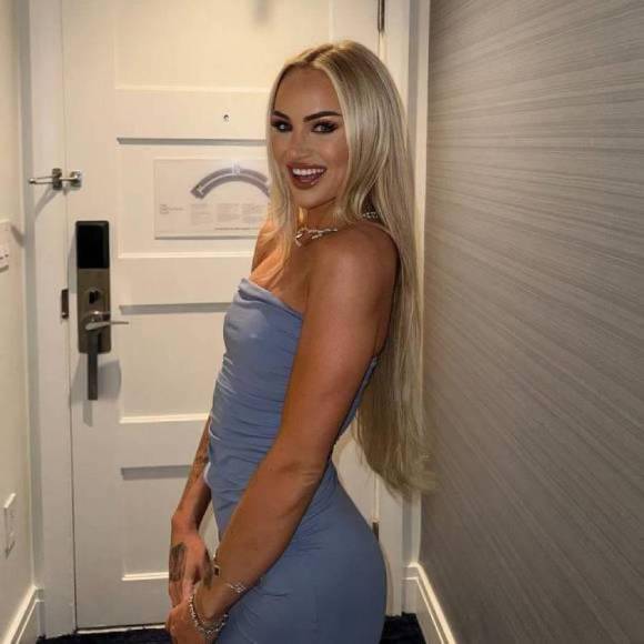 Increíble: Jugador cambiará de club y pide que también fichen a su novia futbolista