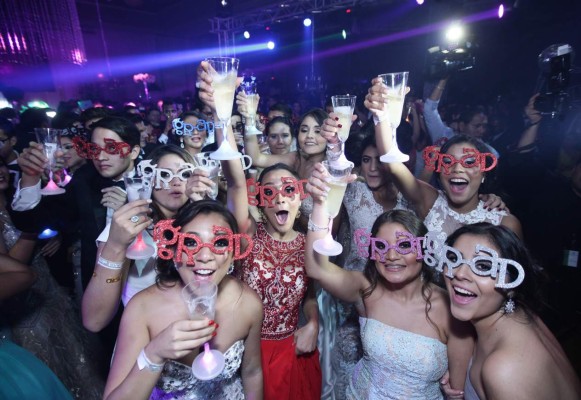 Una noche explosiva de emociones estudiantiles