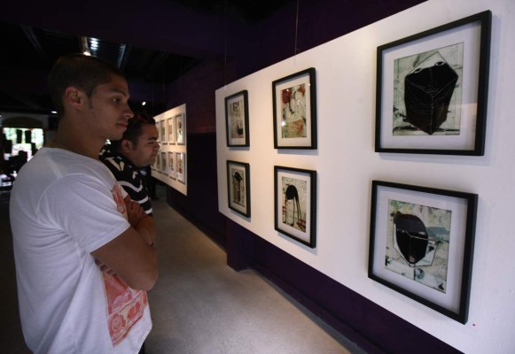 Nahum Flores exhibe 'Iluminados por la duda” en Como era Antes