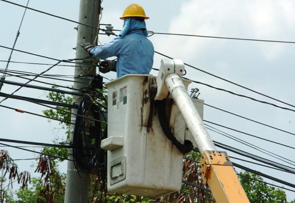 Decenas de colonias de Tegucigalpa sin energía eléctrica