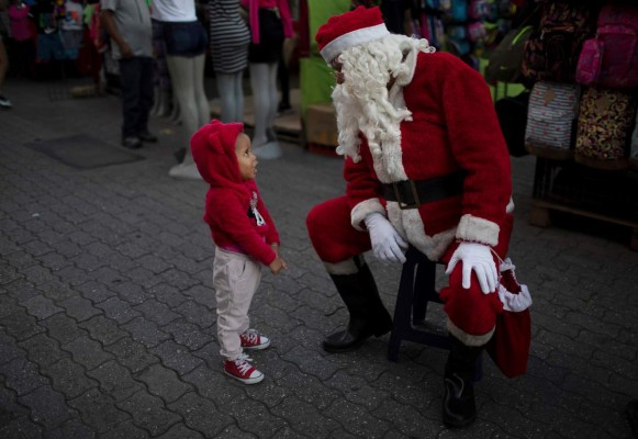 'Es triste, pero mejor que no volver a verle”: El miedo marca la Navidad 2020