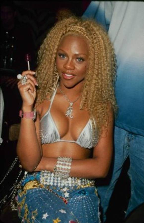Famosa rapera Lil´Kim irreconocible con su nuevo cambio de imagen