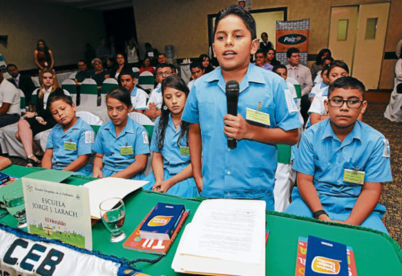 Fortalecer el reciclaje exigen niños a funcionarios