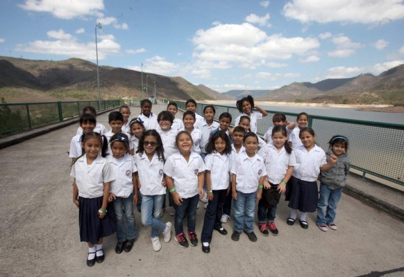 Alumnos aprenden sobre el tratamiento del agua de la mano de COACEHL