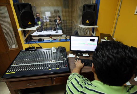 Carrera de Periodismo de la UNAH cumple 50 años