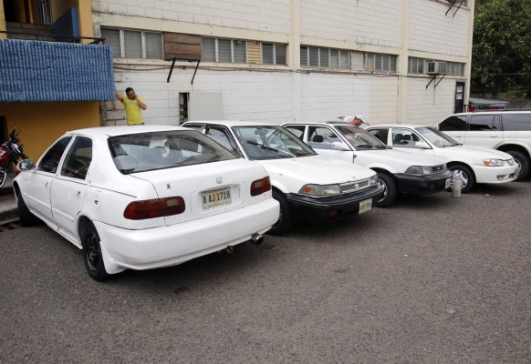 Decomisan 15 ‘taxis brujos’ en operativos sorpresa