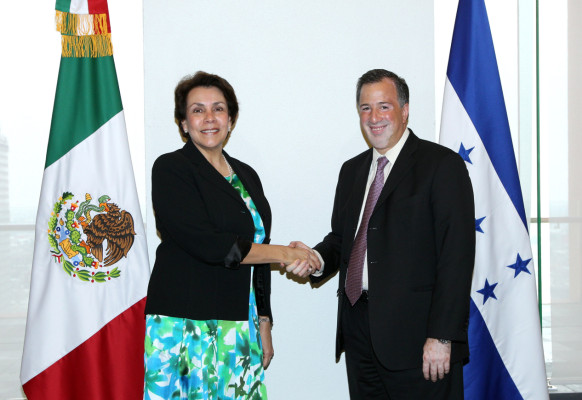 Canciller de Honduras visita México