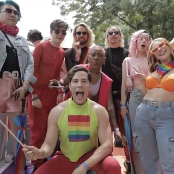 ¿Qué famosos asistieron a la marcha del Pride 2022 en México?