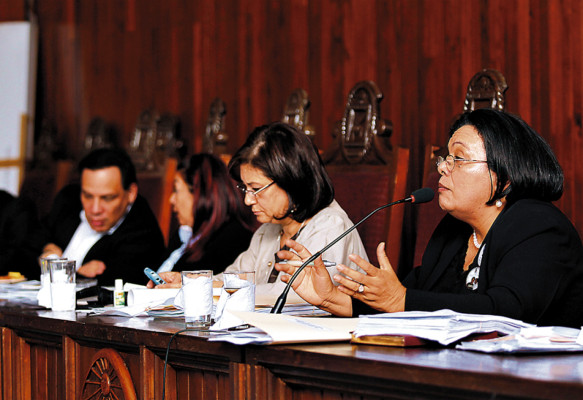 Aprueban tres períodos en UNAH