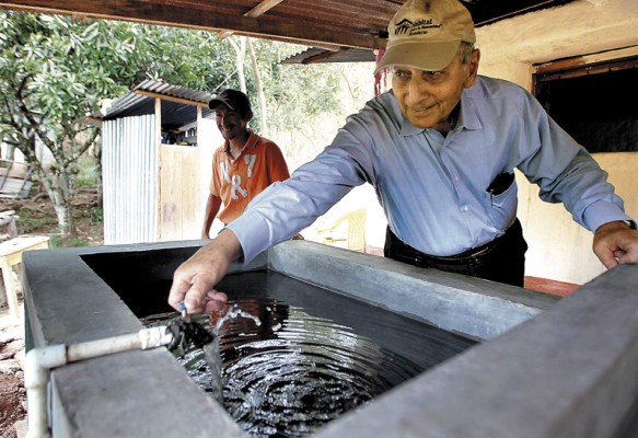 Construyen y mejoran casas en Montaña de la Flor