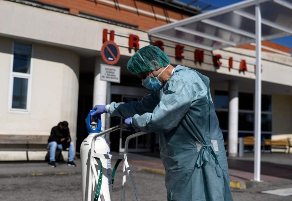 Cerca del millón de infectados por coronavirus, media humanidad está encerrada (FOTOS)  