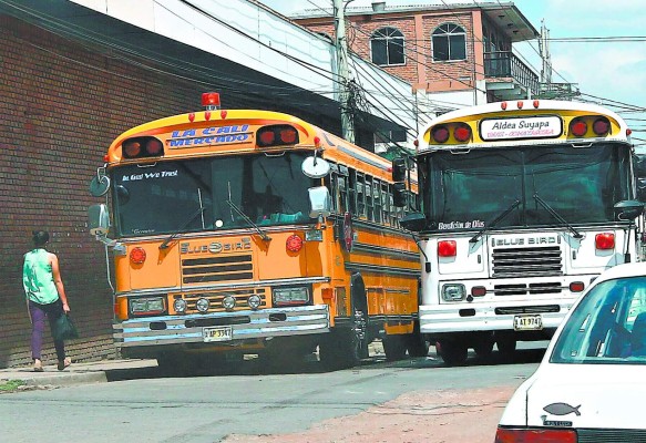 Decomisan 15 ‘taxis brujos’ en operativos sorpresa