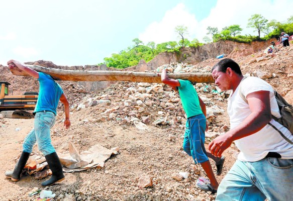 Infructuosa búsqueda de mineros
