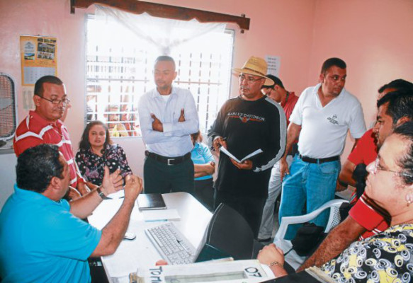 Golpes y desmayos en oficinas del RNP de Danlí