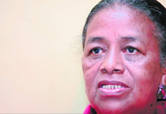 Lideresa que siembra y llena de esperanza a una Mosquitia olvidada