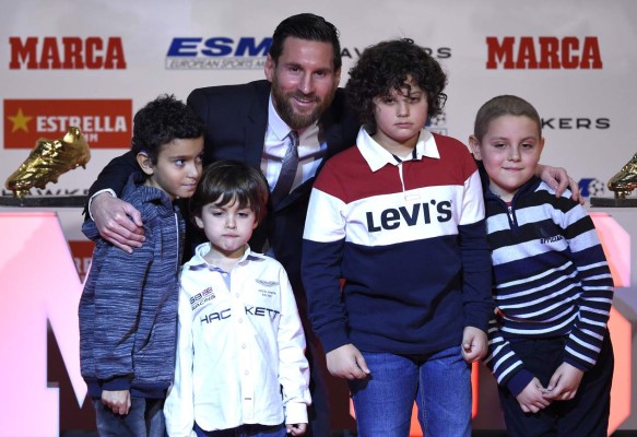 Las mejores fotos de Leo Messi tras la entrega de su 5ta Bota de Oro