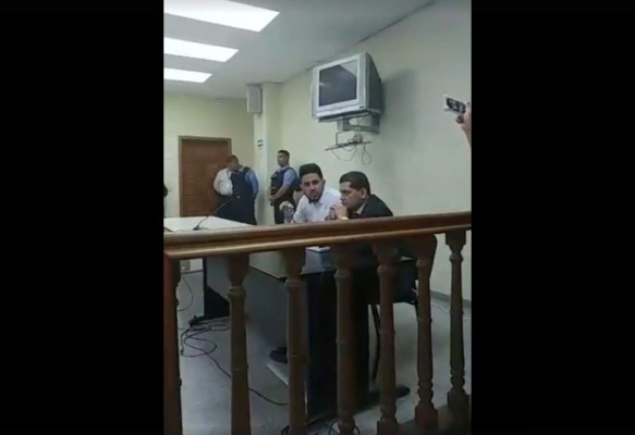 Se arma zafarrancho para ingresar a la sala donde se emite fallo contra Kevin Solórzano