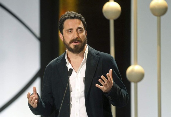 Neruda, poeta y militante, una obra al desnudo en el Mar de Plata