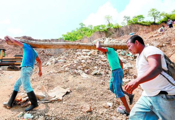 Honduras: Labores de búsqueda y rescate en mina Cuculmeca se han dilatado por 117 horas