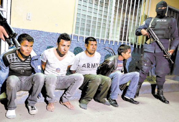 Jóvenes se salvan de ser ejecutados por pistoleros
