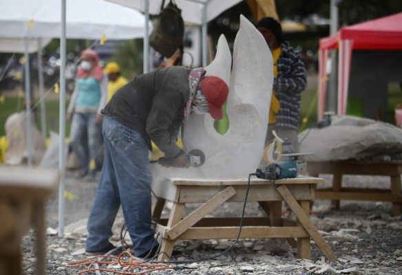 Honduras en el cincel de los escultores