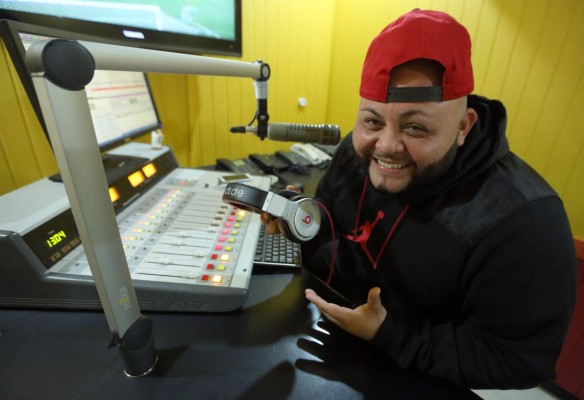'Dj no es el que mezcla sino el que pone música”