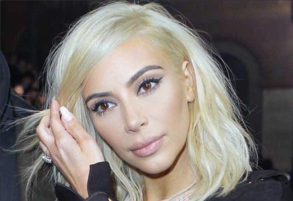 Trasero de Kim Kardashian al natural