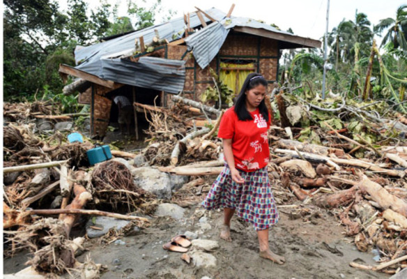 Tifón deja al menos 1, 200 muertos en Filipinas