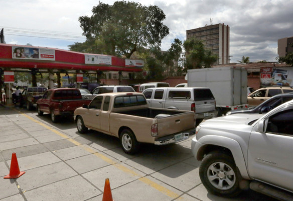 Hondureños abarrotaron los autobancos
